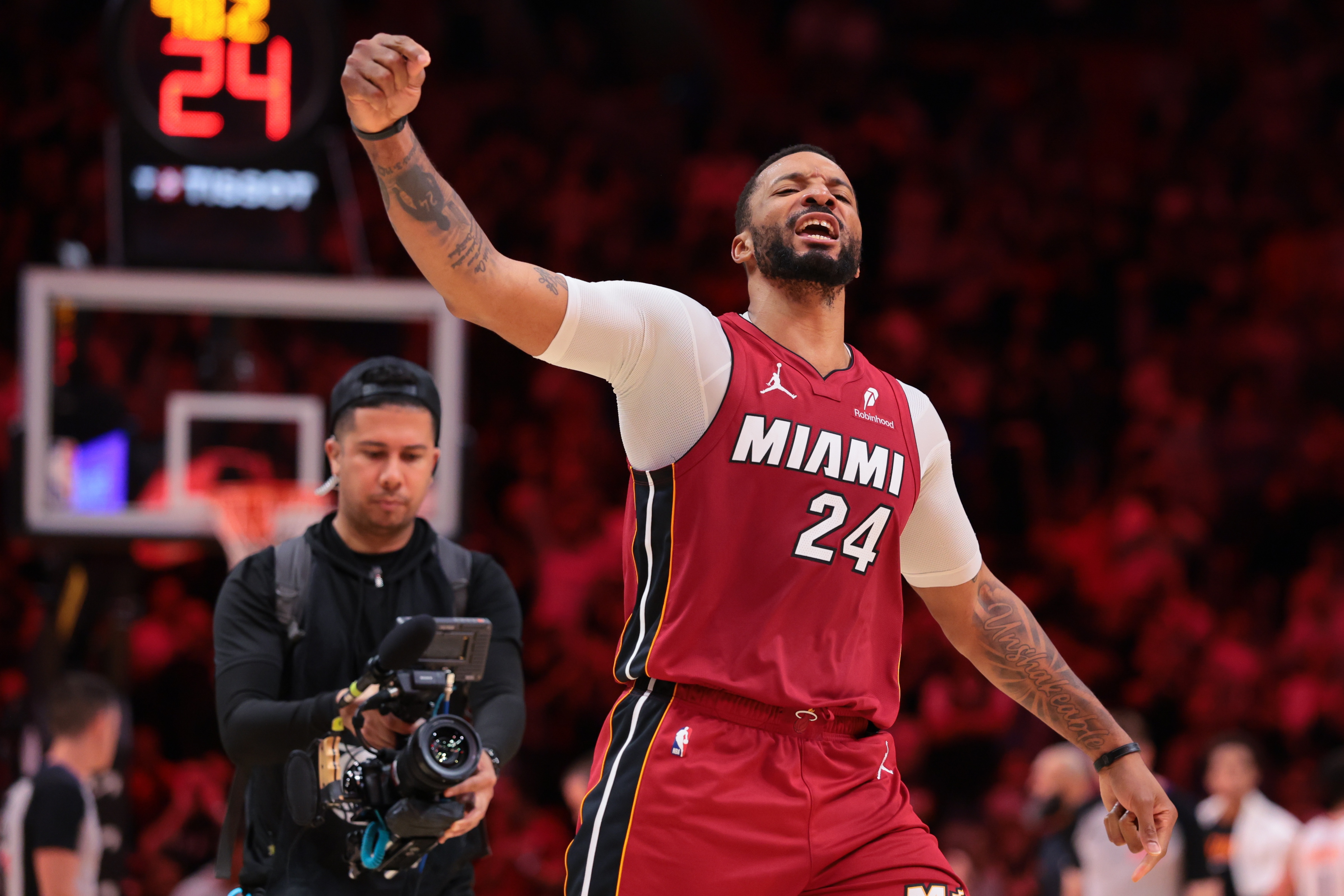 开云体育APP-鲍威尔：篮球是团队运动 必须信任队友 我们的替补队员发挥出色