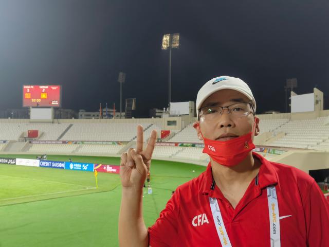 阿联酋当地时间10月7日，国足在12强赛中3比2绝杀越南队。本报记者马德兴现场留影。.jpg